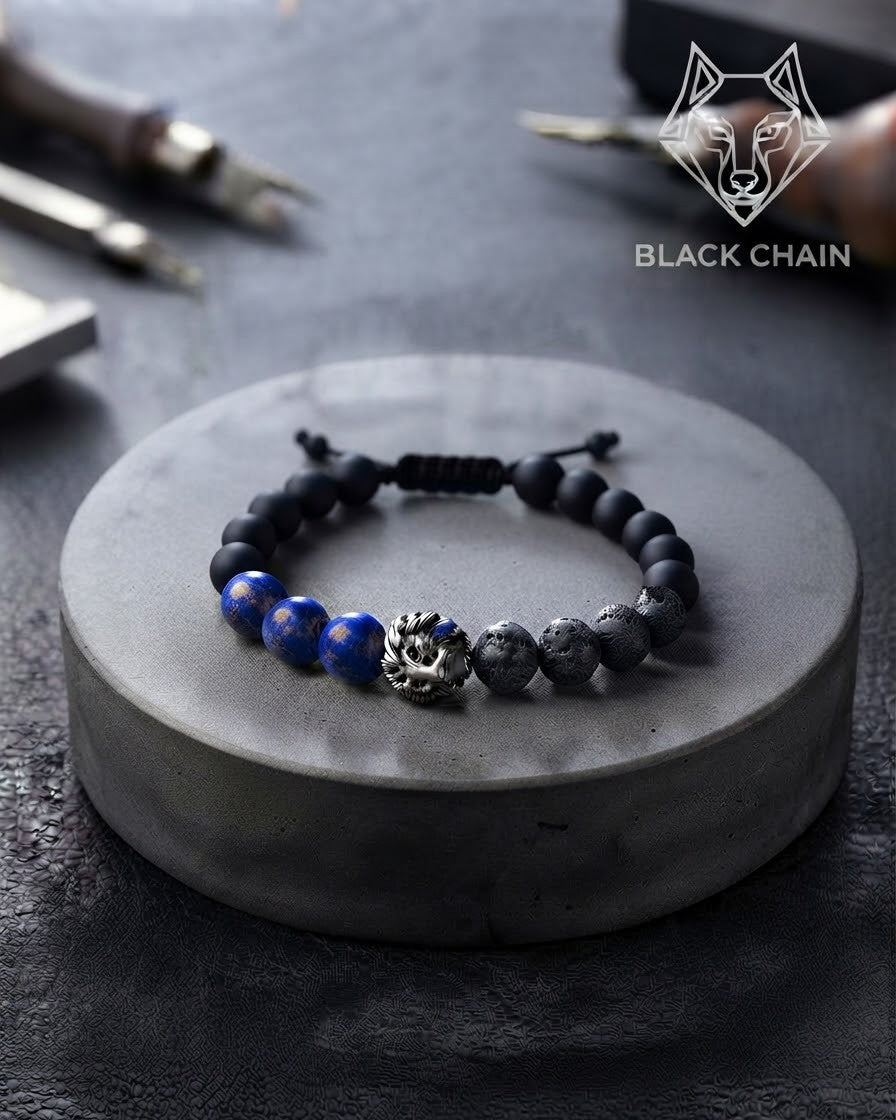 Realeza serena — pulsera Black Chain con bolitas azules